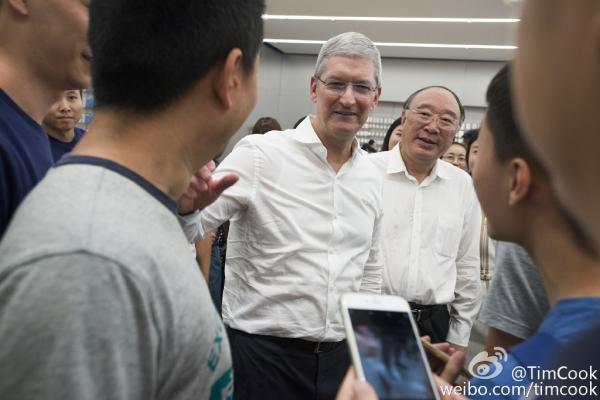 執(zhí)掌蘋果5年，庫克從喬布斯陰影中走出了嗎？